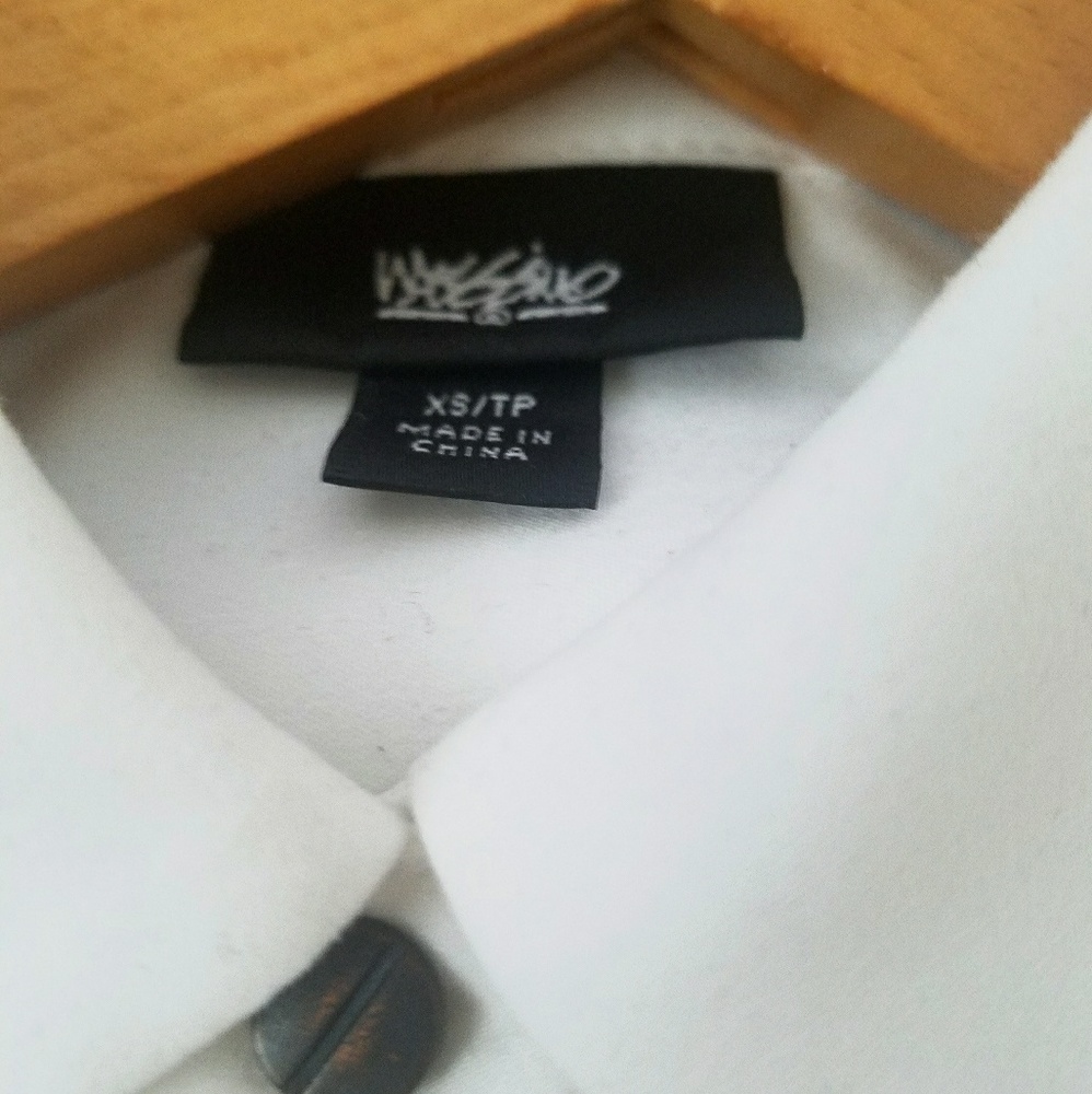 ❎SOLD❎Ivory Super Soft Button Down - Picture 4 of 4